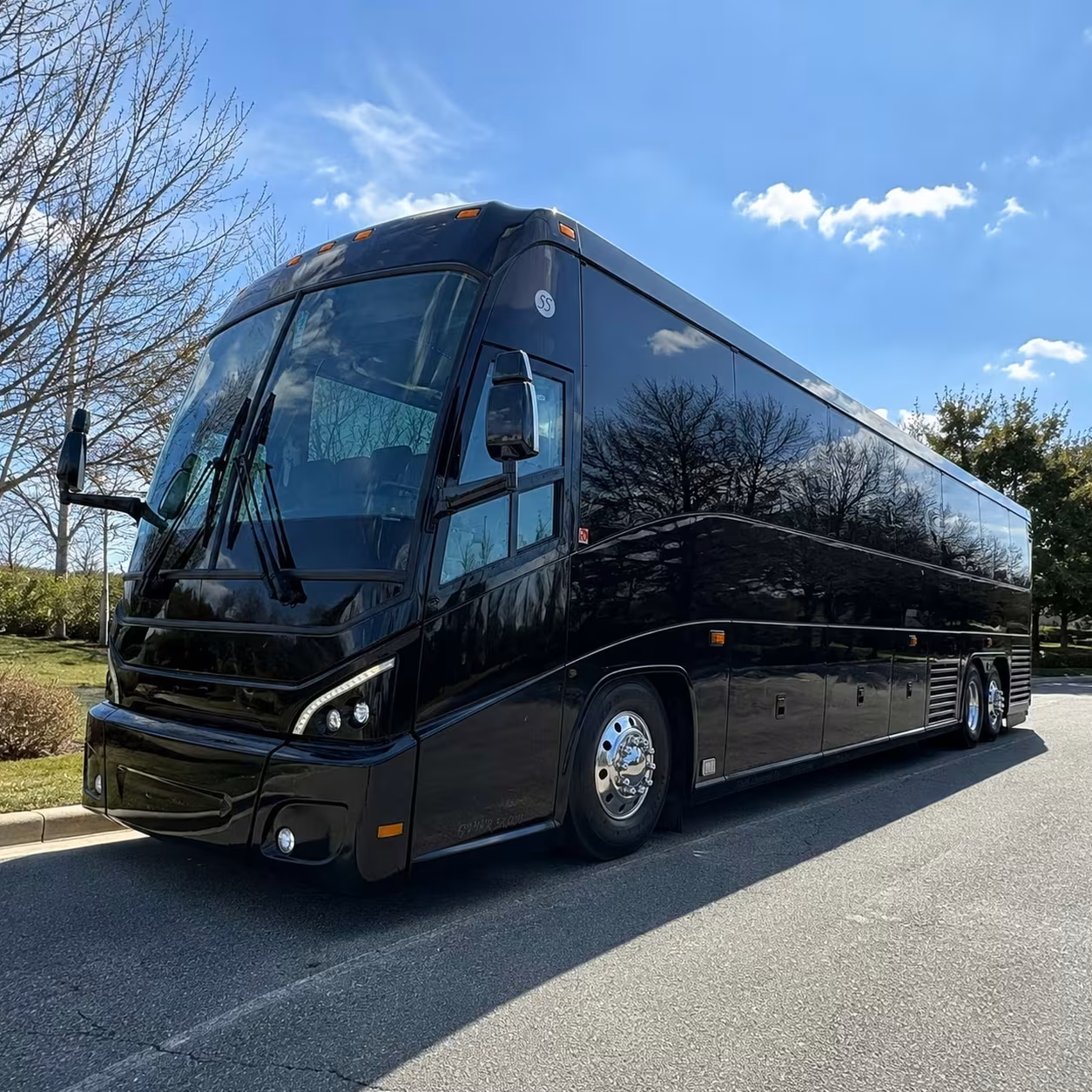 virginia beach charter bus rentals to norfolk tides and admirals