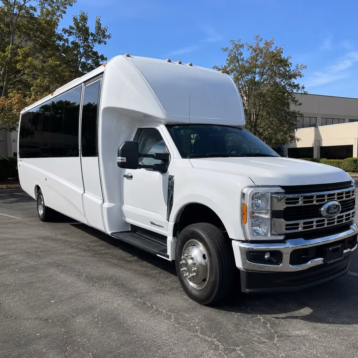 virginia beach minibus rentals for museum and planetarium trips