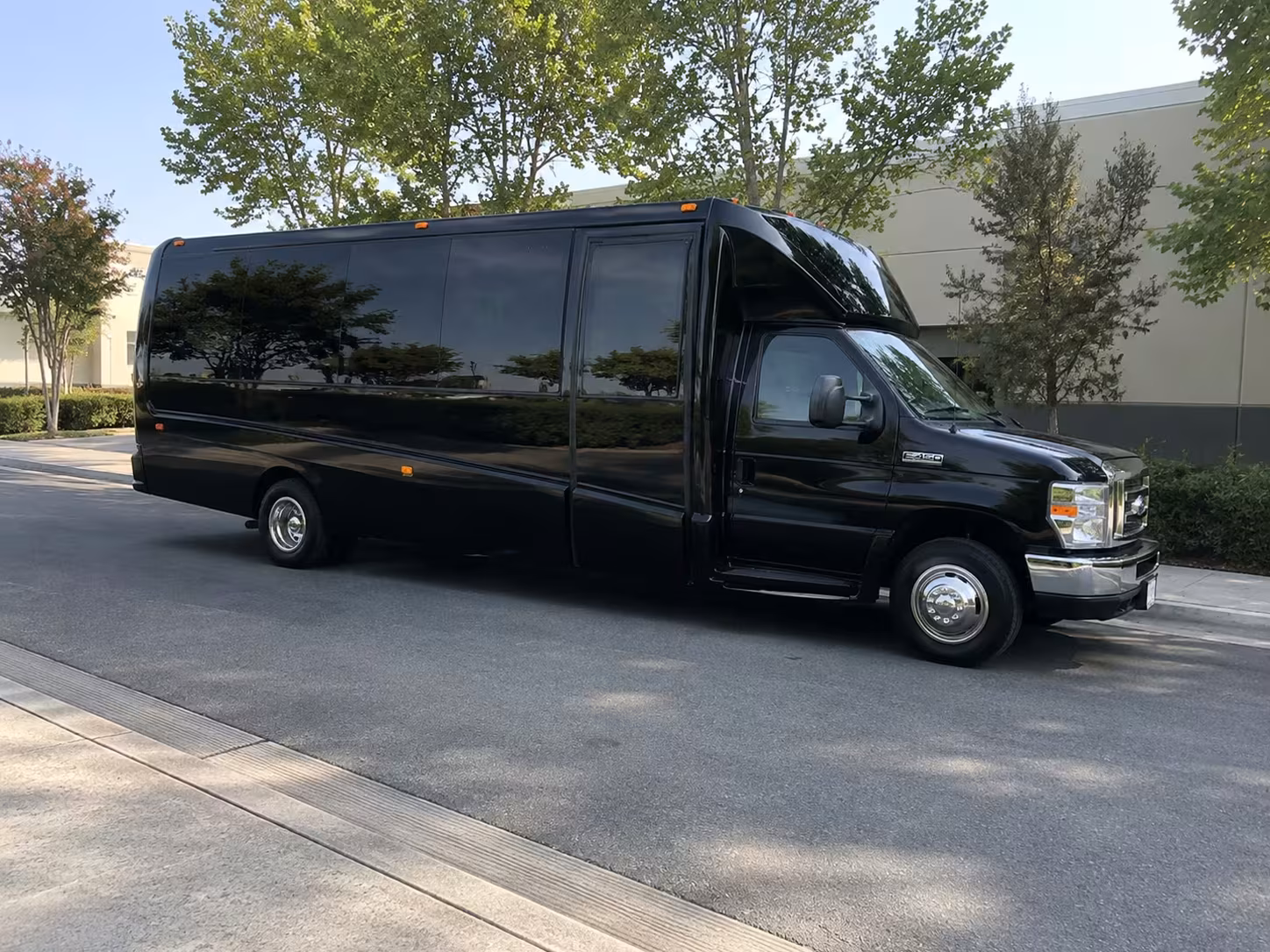 virginia beach party bus rentals to portsmouth pavilion concerts